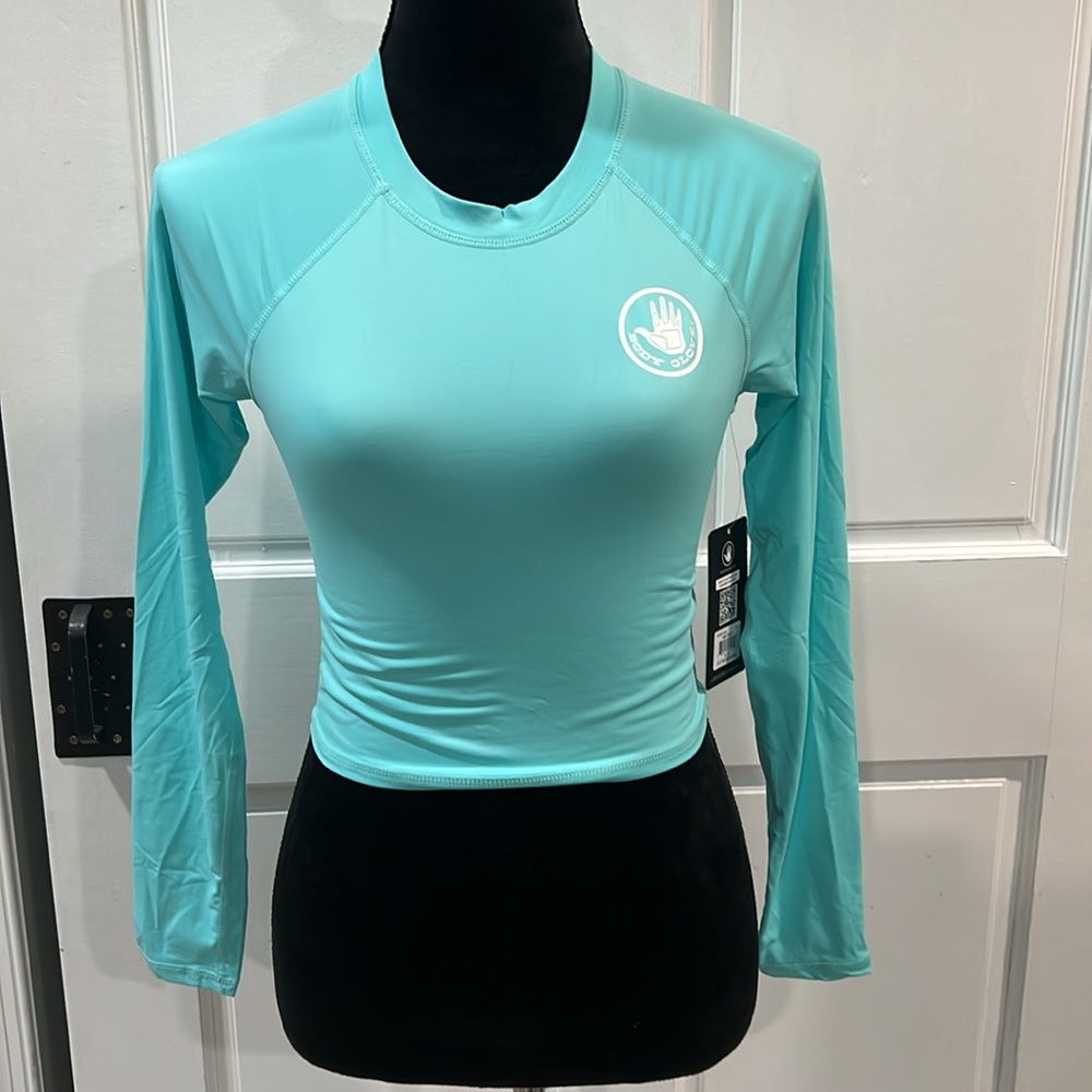 NWT Body glove size Sm long sleeve, rash guard, excellent condition UPF 50